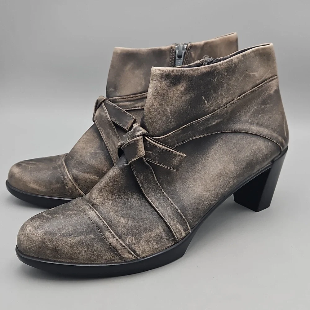 Women’s Naot Vistoso Leather Booties - Size 40.5 (9.5) Distressed Grey